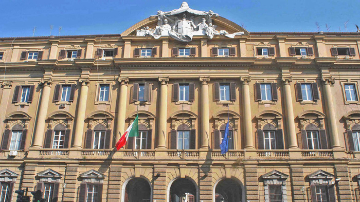  Περικοπές 1 δισ. ευρώ στους προϋπολογισμούς των ιταλικών υπουργείων 